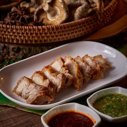 หมูกรอบ