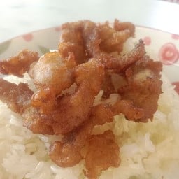 ข้าวเหนียวหมูทอดเจ้สมพิษ