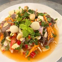 Spicy Beef Salad with Garlic