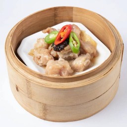 ซี่โครงหมูติดมันนึ่งเต้าซี่และพริก ( ติ่มซํา / Dim sum )