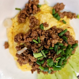 ไข่ข้น หมูสับ ไก่สับ ผัดซีอิ๊วหวาน (ราดข้าว)