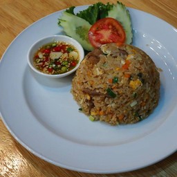 ข้าวผัดเนื้อ