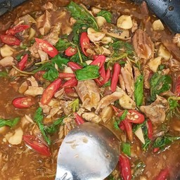 ข้าวกะเพราปลากระป๋อง