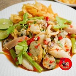 ยำแซ่บลูกชิ้น