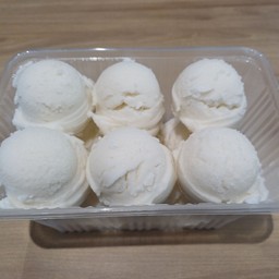 ไอติมกะทิกล่อง