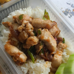 ข้าวสามชั้นผัดกะปิ