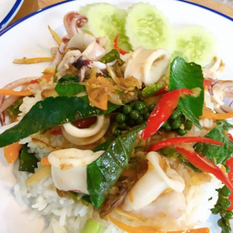 ผัดฉ่าปลาหมึกราดข้าว
