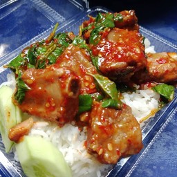 กระเพราหมูตุ๋น