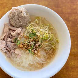 ก๋วยเตี๋ยวเส้นเล็ก พิเศษ