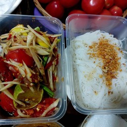 ตำปูปลาร้า+หมี่เจียว