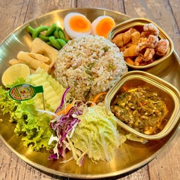 ข้าวผัดน้ำพริกหนุ่มทรงเครื่อง(ขายดีมาก)