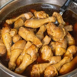 น่องไก่ตุ๋น