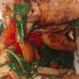 ผัดกระเพราก้ามปู (กับข้าว)