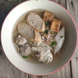 ก๋วยเตี๋ยวแคะ วงเวียนสะพาน2