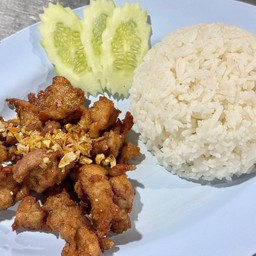 หมูทอดกระเทียมราดข้าว