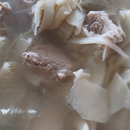 ต้มกระดูกหมูหน่อไม้ดอง