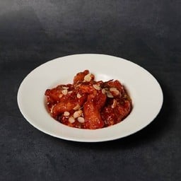 กุ้งทอดผัดซอสเผ็ด