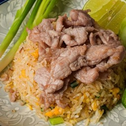 ข้าวผัดหมูนุ่ม