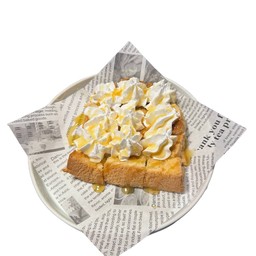 ขนมปังปิ้งวิปครีมคาราเมล