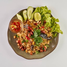 ข้าวผัดปลาดุกลุยสวน