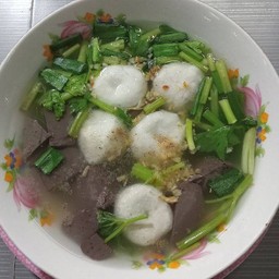 เกาเหลาลูกชิ้นปลา+เลือด