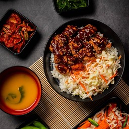 ข้าวไก่คาราเกะซอสฮอตสไปซี่