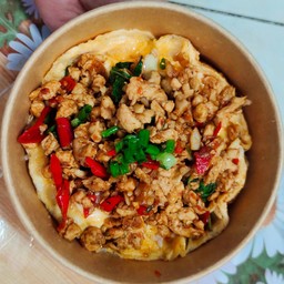 หมี่ไก่ฉีก  กะเพราไข่ข้น เครื่องดื่ม Byครัวอินดี้-ประชาอุทิศ33/สุขสวัสดิ์64