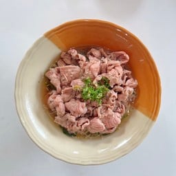 ก๋วยเตี๋ยวเนื้อน่องลายกรอบ