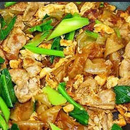 ผัดซีอิ๊วหมูชิ้น