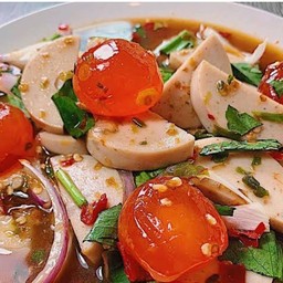 ยําไข่แดงเค็ม หมูยอ