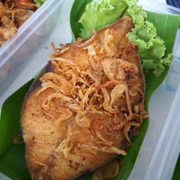 ปลาอินทรีย์แดดเดียวกับข้าว