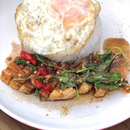 ข้าวกะเพราหมูกรอบ