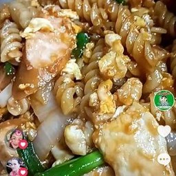 ผัดมักกะโรนี