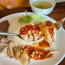 ร้านนายภา ข้าวมันไก่ เกี๋ยวเตี๋ยวไก่(ฮาลาน) ร้านนายภาข้าวมันไก่ สาขา2