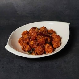 ไก่ทอดผัดซอสกระเทียมพริกไทย