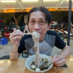 ป. ประทีปก๋วยเตี๋ยวเรือ ประชาอุทิศ 28