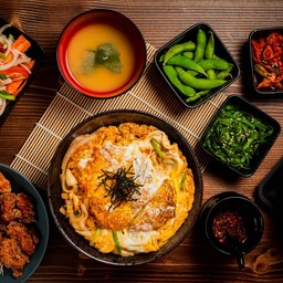 ข้าวหน้าไก่ทอดคัตสึด้ง