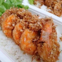 กุ้งทอดกระเทียมกับข้าว.