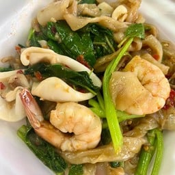 เส้นใหญ่ผัดขี้เมา