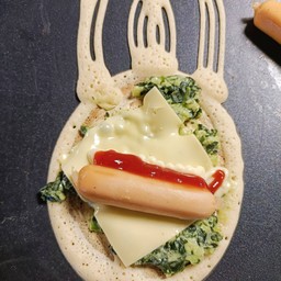 2ชิ้นโตเกียว+ไส้กรอก+ผักโขม+ชีสแผ่น