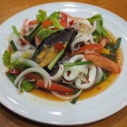 ยำรวมมิตรทะเล