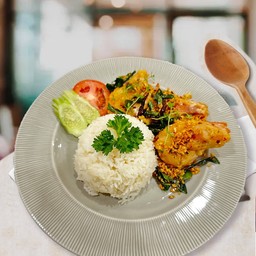 ข้าวกุ้งคั่วพริกเกลือ