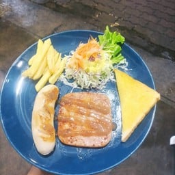 สเต็กแฮม+ไส้กรอกลูกวัว