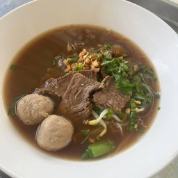 ก๋วยเตี๋ยวเนื้อเปื่อยน้ำตก