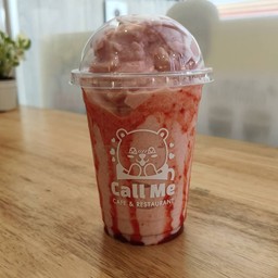 สตอเบอร์รี่สมูทตี้