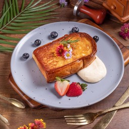 IG.5 ขนมปังโทสต์สตอเบอร์รี่ & บลูเบอร์รี่ครีมชีส