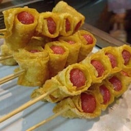 เกี้ยวกรอบใส้ฮอทดอก