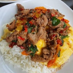 ข้าวกระเพราเนื้อ