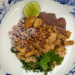 ยำเส้นเล็กกากหมู