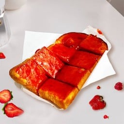 ขนมปังแยมสตอเบอรี่